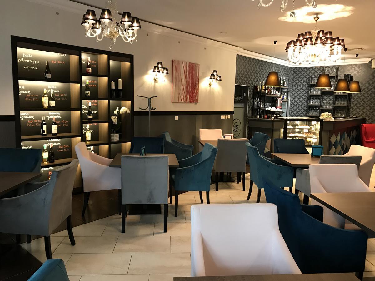 Hotel Marta Oława Εξωτερικό φωτογραφία